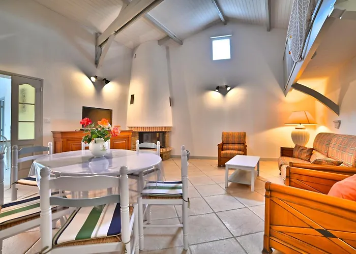 Holiday home Le Fief Des Roses *