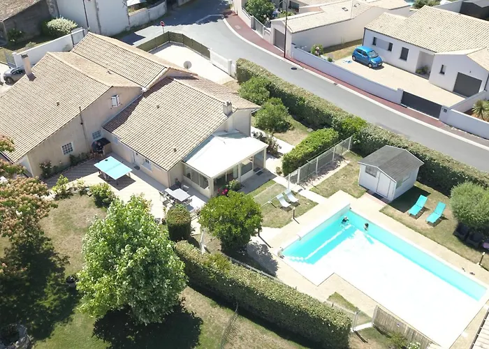 Le Fief Des Roses Holiday home