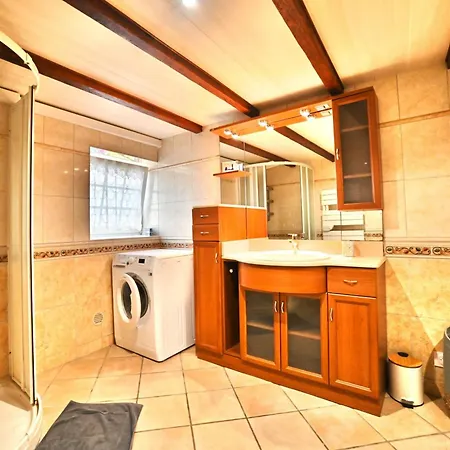 Le Fief Des Roses Holiday home *