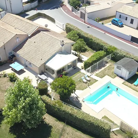Le Fief Des Roses Hébergement de vacances