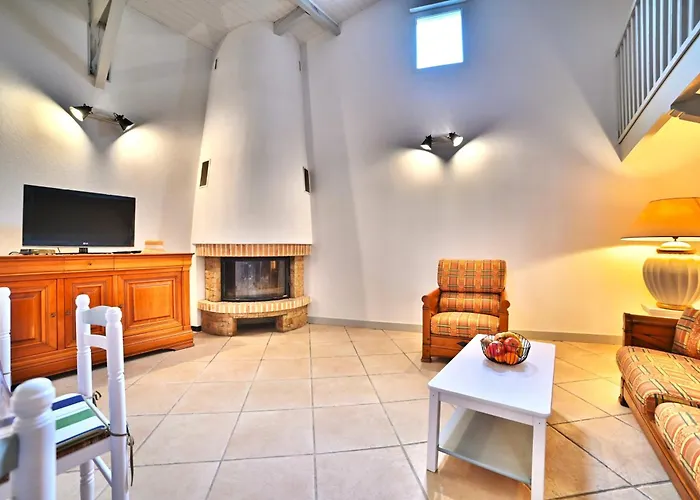 Le Fief Des Roses Сasa de vacaciones